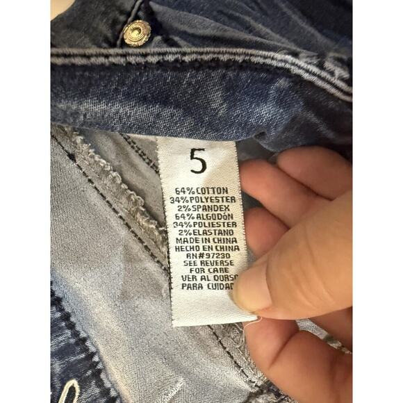 Almost Famous Jeans Womens 5 Blue Distressed Embroidered Aztec Pockets Hit Y2K - Picture 4 of 9